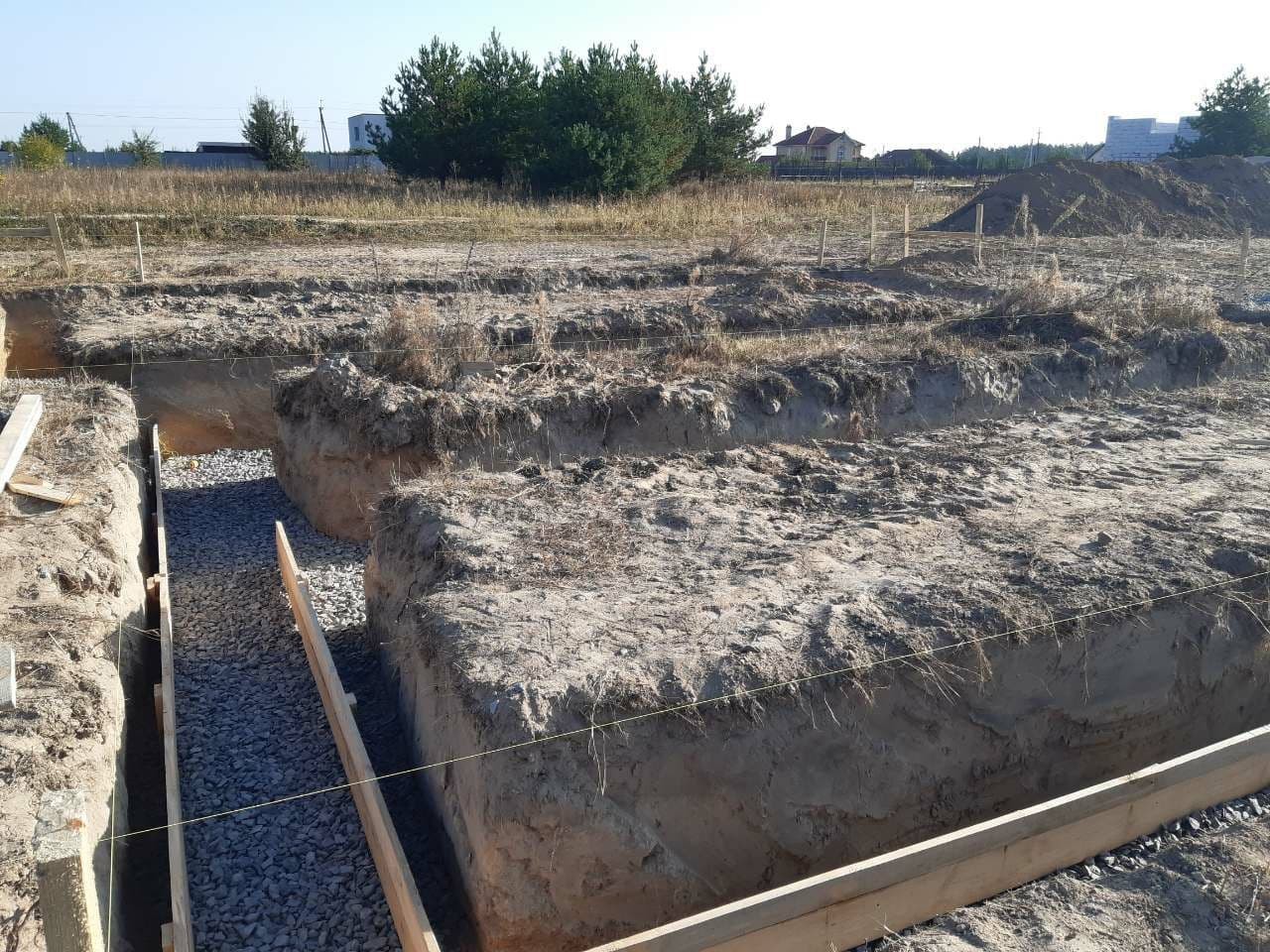 Будівництво будинків с. Бобриця, закладання фундаменту - Фото1 від best-dom.com.ua
